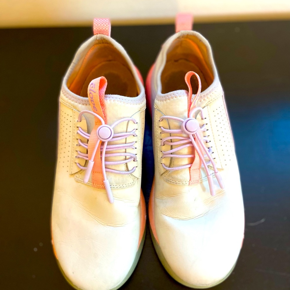 Clove [ 8.5 Women ] Classic Limited Edition Sneakers in Peach Quartz